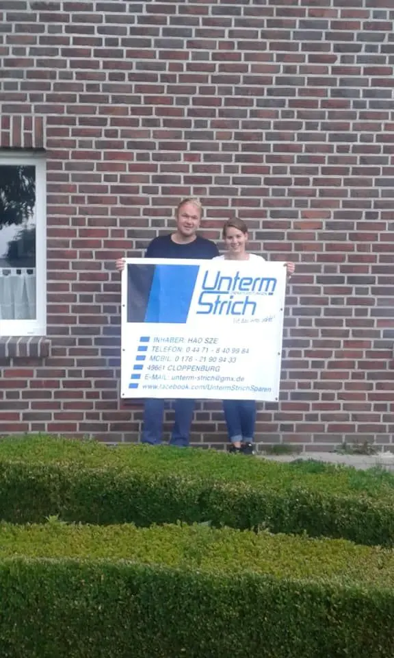 Zufriedene Kundinnen und Kunden nach erfolgreicher Finanzierung