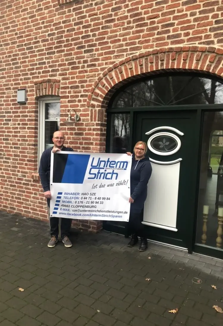 Zufriedene Kundinnen und Kunden nach erfolgreicher Finanzierung