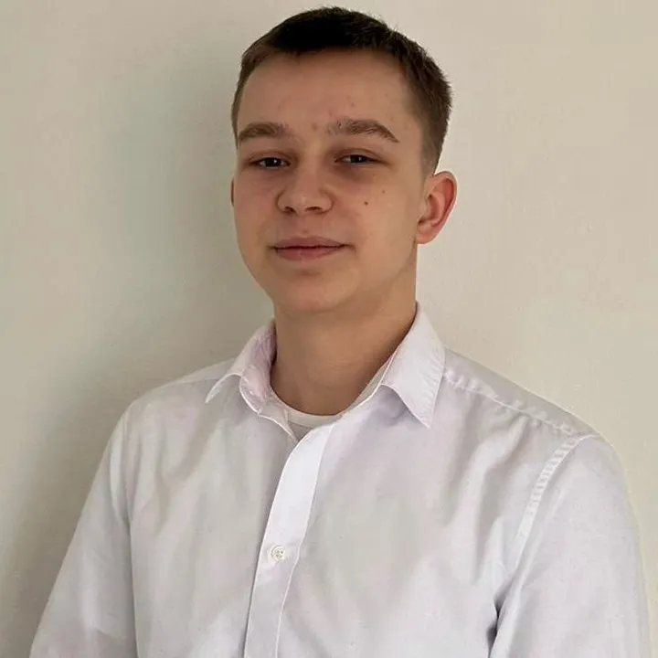 Lukas Sauer, Jahrespraktikant